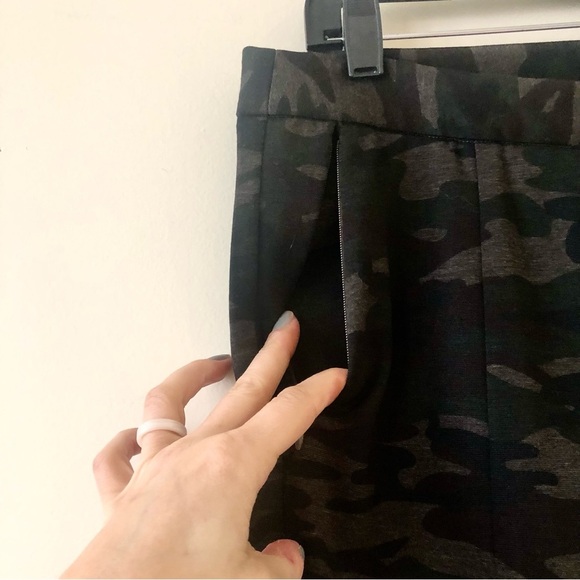 Soft Surroundings Willow Camo Pants Size 8 - Picture 6 of 9